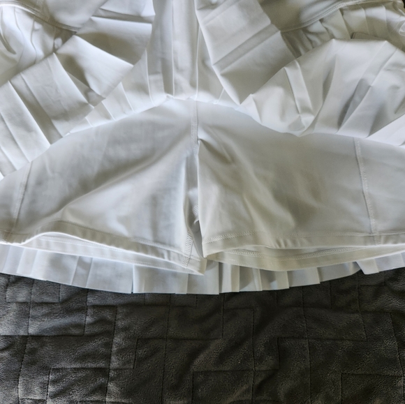 Athleta Elevate Skort - Picture 2 of 4